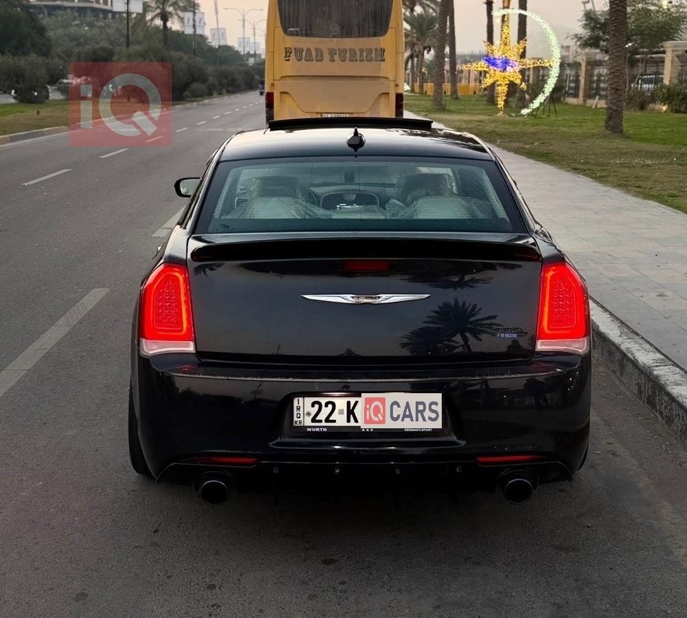 کرایسلەر 300